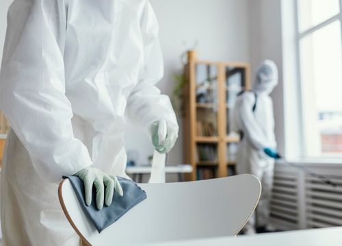 Limpeza e desinfecção de superfícies